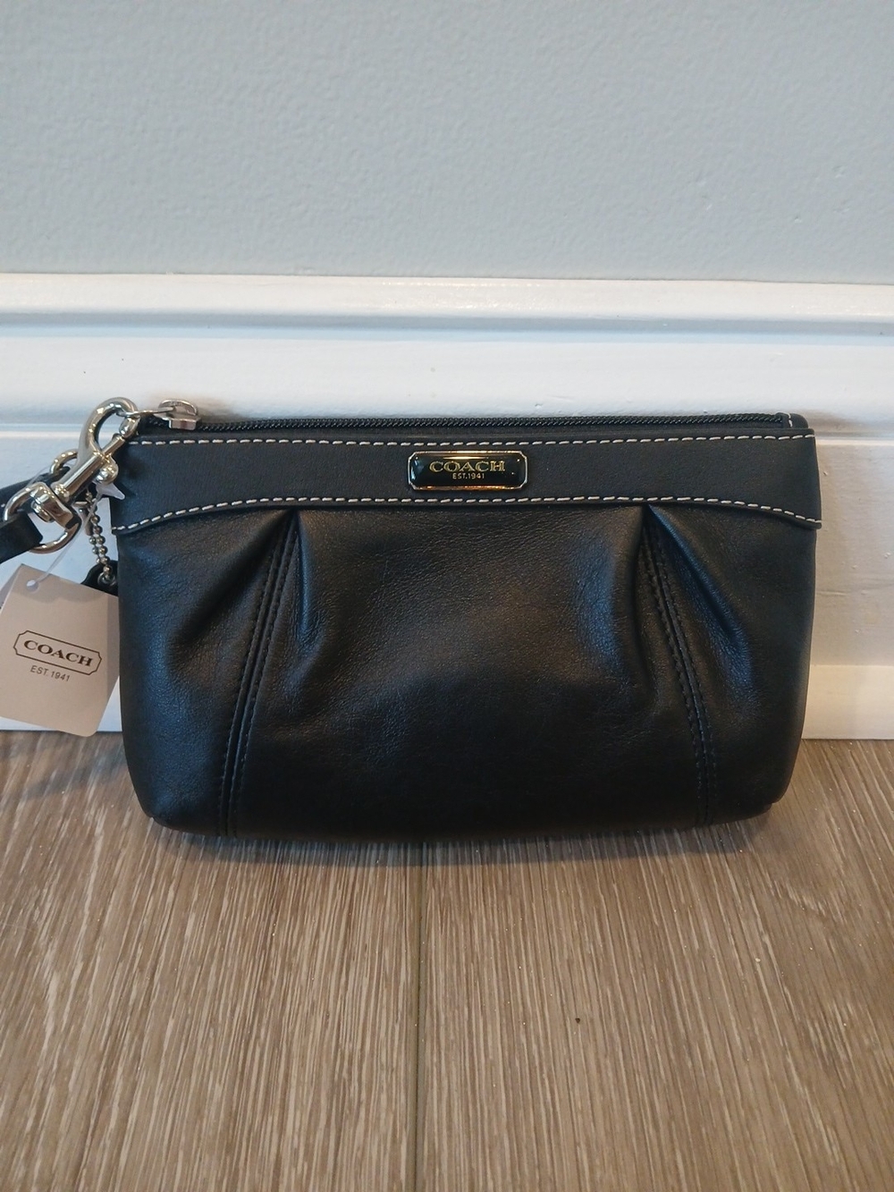 COACH Black Leather Wristlet Pouch NEW NWT Soho Purple Satin